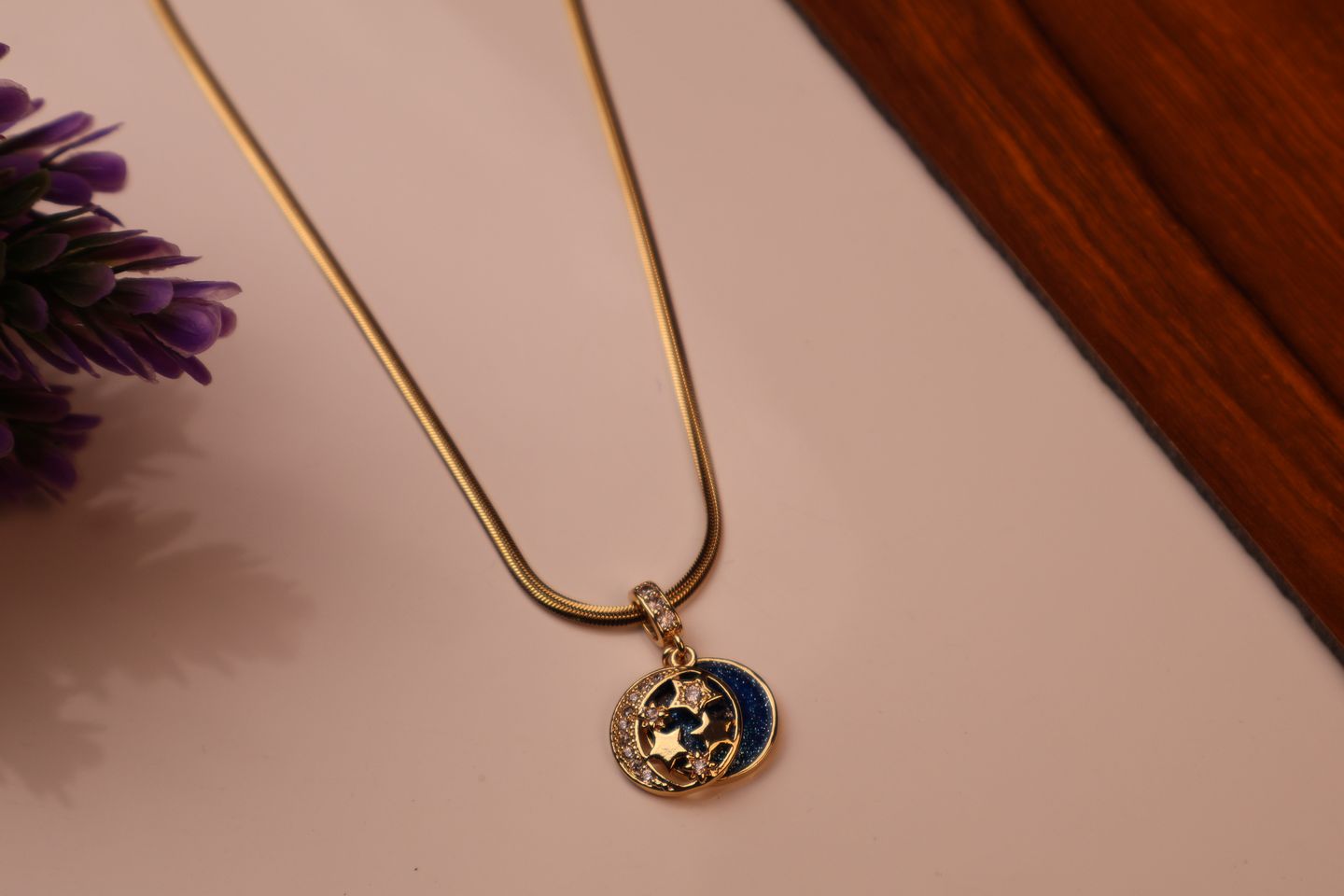 Fancy Star Chain Pendent