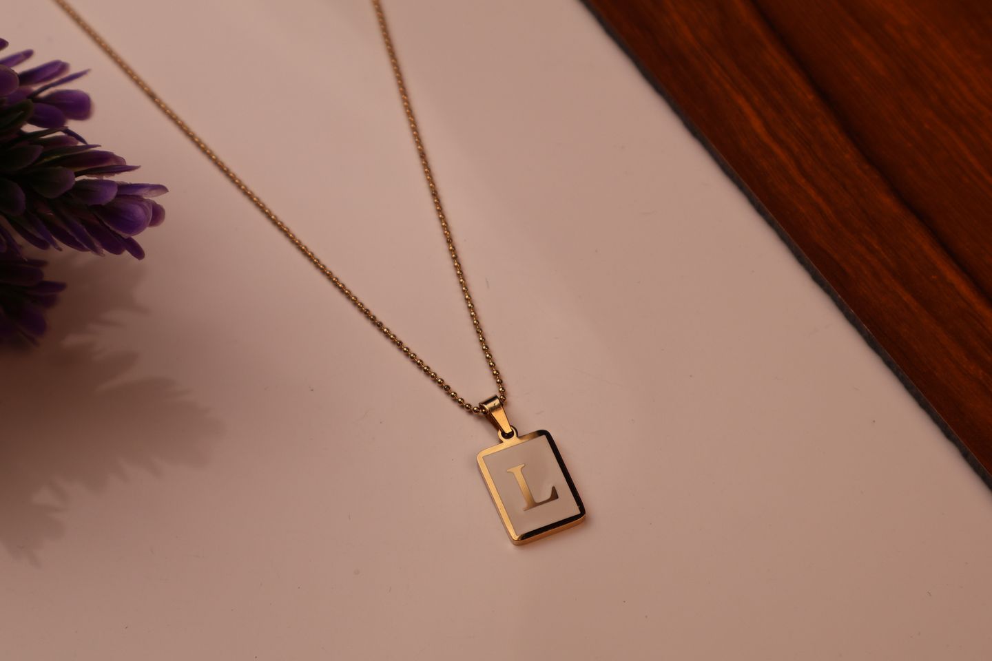 L Initial Chain Pendent