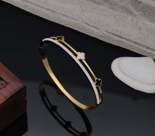 Glimmering Flower Kada